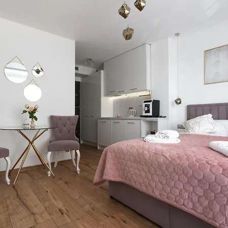 Solek Apartamenty I Pokoje Goscinne Großmöllen Exterior foto